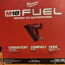 Milwaukee M18 FUEL 18-Volt Lithium-Ion Brushless Cordless Gen II 15-Gauge Angled Finish Nailer