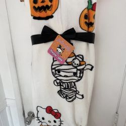 Hello Kitty Halloween throw NWT
