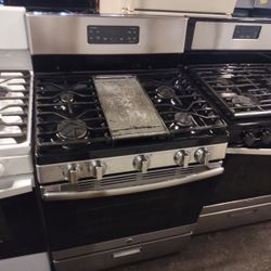 Black And Stainless Steel 5 Burner Stove Working Good Condition