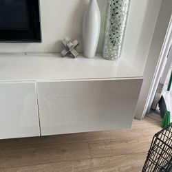 TV stand ( Flotting ) Wall Mount