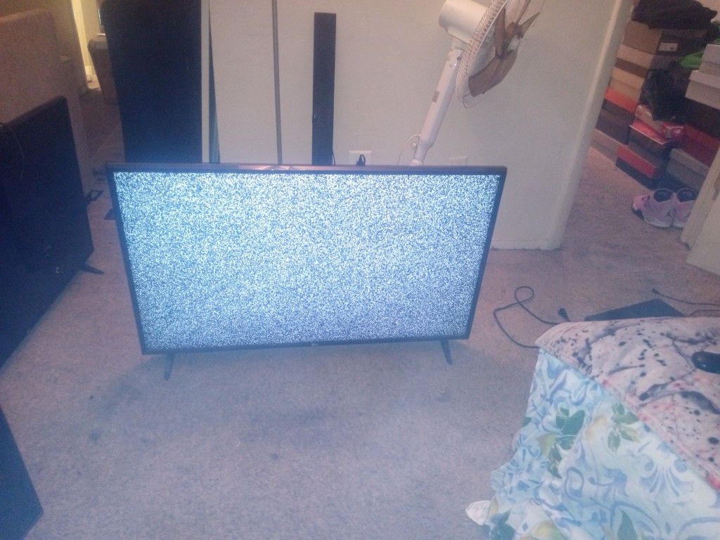 LG flat Screen 42in