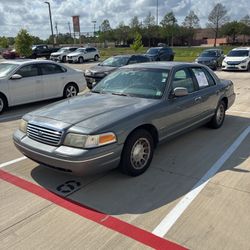 1998 FORD CROWN VICTORIA 