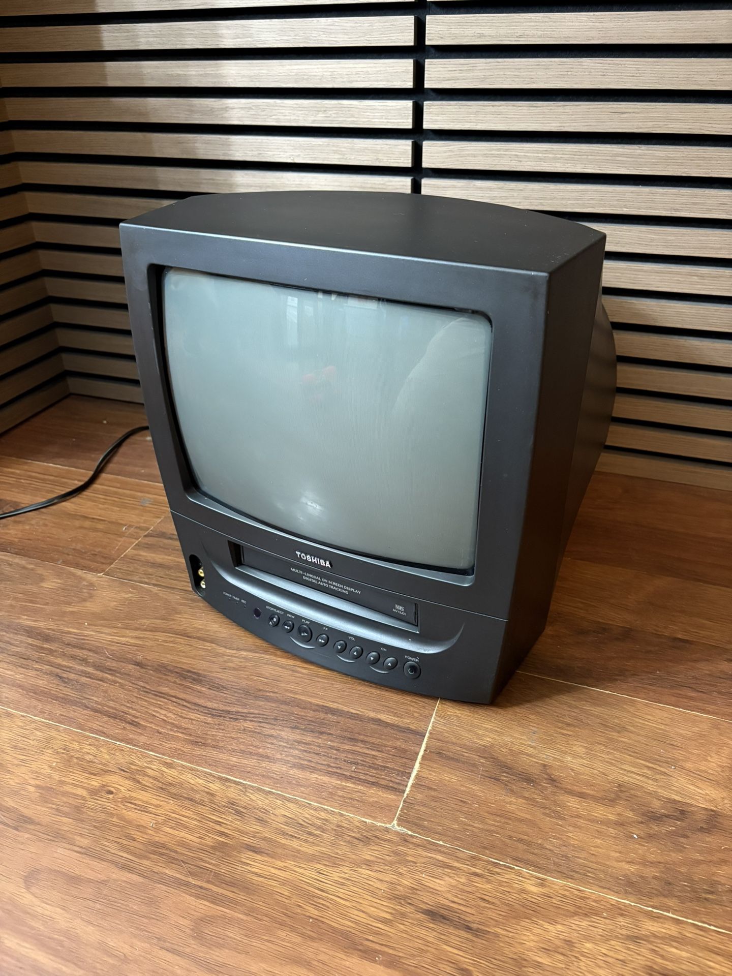 Vintage Toshiba 13” Tv/ VCR