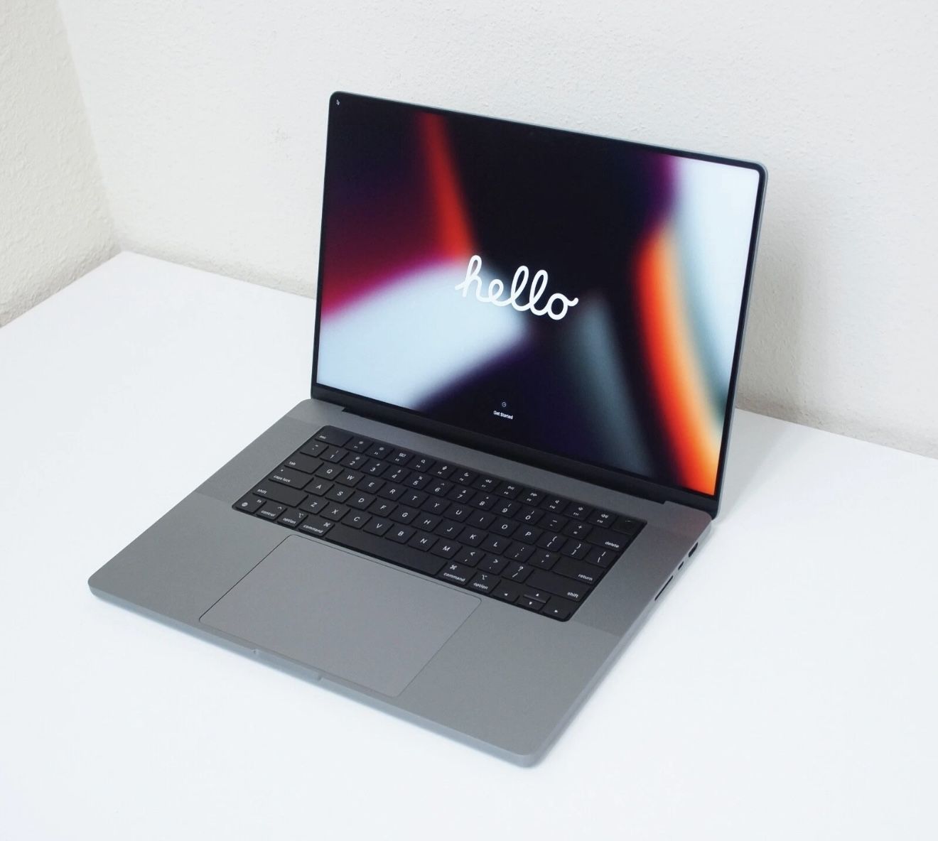 Apple MacBook Pro 2021 16 Inch 3.2 GHz M1 Pro 512GB 16GB RAM A2485