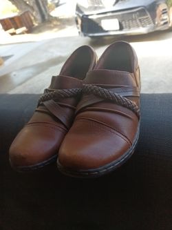 Shoes come and get them