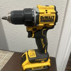 DEWALT  Cordless Drill Driver 