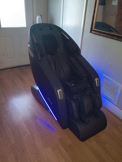 Full Body Massage Chair New$600 And Full Recliner Like New For $250,,$800 For Both 