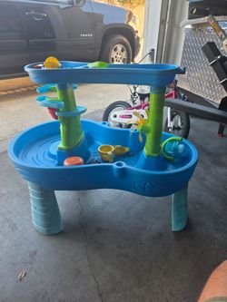Kids rain water splash pond