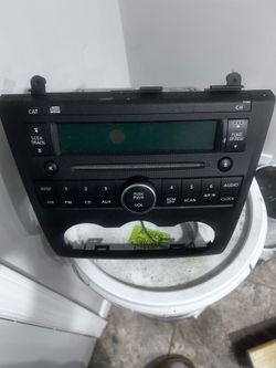 Nissan Altima coupe ‘13 radio