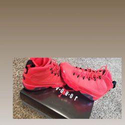Retro 9 Chile Red