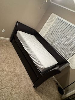 Twin size trundle bed with mattresses