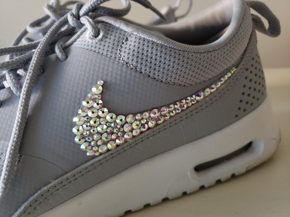 NIKE AIR MAX SNEAKER SHOE SIZE W/ SWAROVSKI CRYSTALS GREY