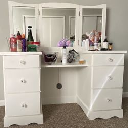 White 3-Mirror Vanity