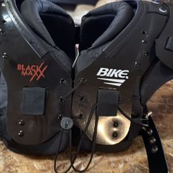 Shoulder Pads, - BlackMax / Size medium 
