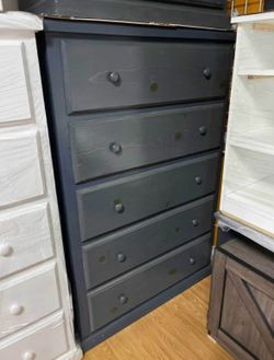 Five drawers jumbo dresser