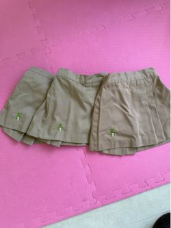 3 Pineview Preschools girls’ skort size 2T