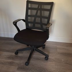 Black Comfy Swindle Office Chair 