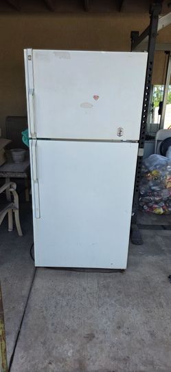 White Top-Freezer Refrigerator