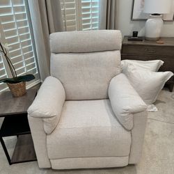 Pottery Barn Kids Paxton Swivel Glider Recliner – Performance Fabric