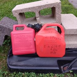 Gas cans 