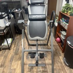 INNOVA inversion table 