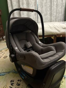 Nuna pipa aire rx car seat and base