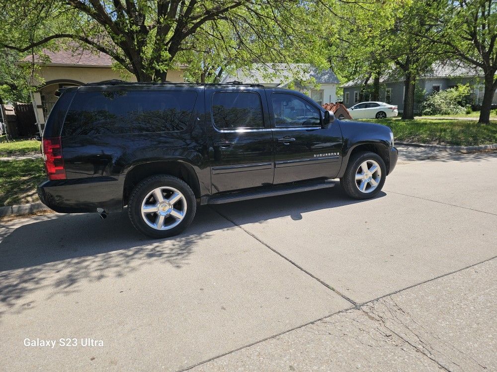 2008 Chevrolet Suburban for Sale in Wichita, KS OfferUp