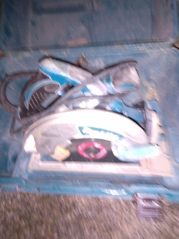 Makita  Saw