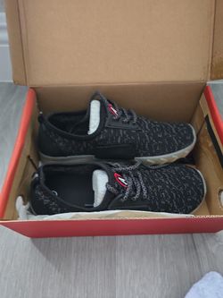 Sapatos negros de niño 👦