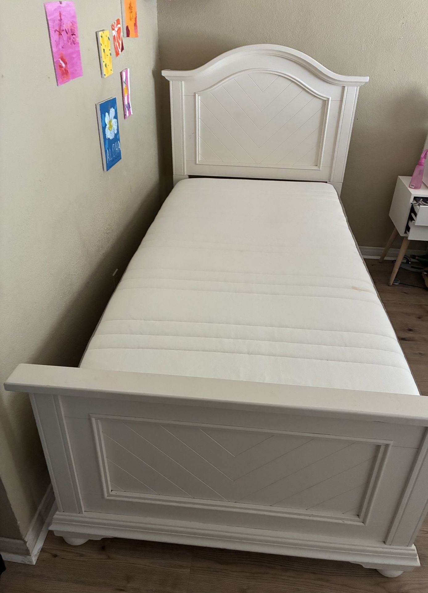 Bed Frame And Mattress 