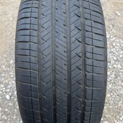 Bridgestone Runflat 255/45/19  (1) Tire
