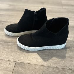 Ladies Size 7.5 Ankle Boots (Aerosoles)