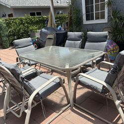 Outdoor Table For  6  Adjustable Chairs 