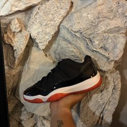 Jordan 11 Low Bred Sz 10