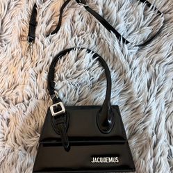 Le Chiquito Moyen Boucle Black Shoulder Bag