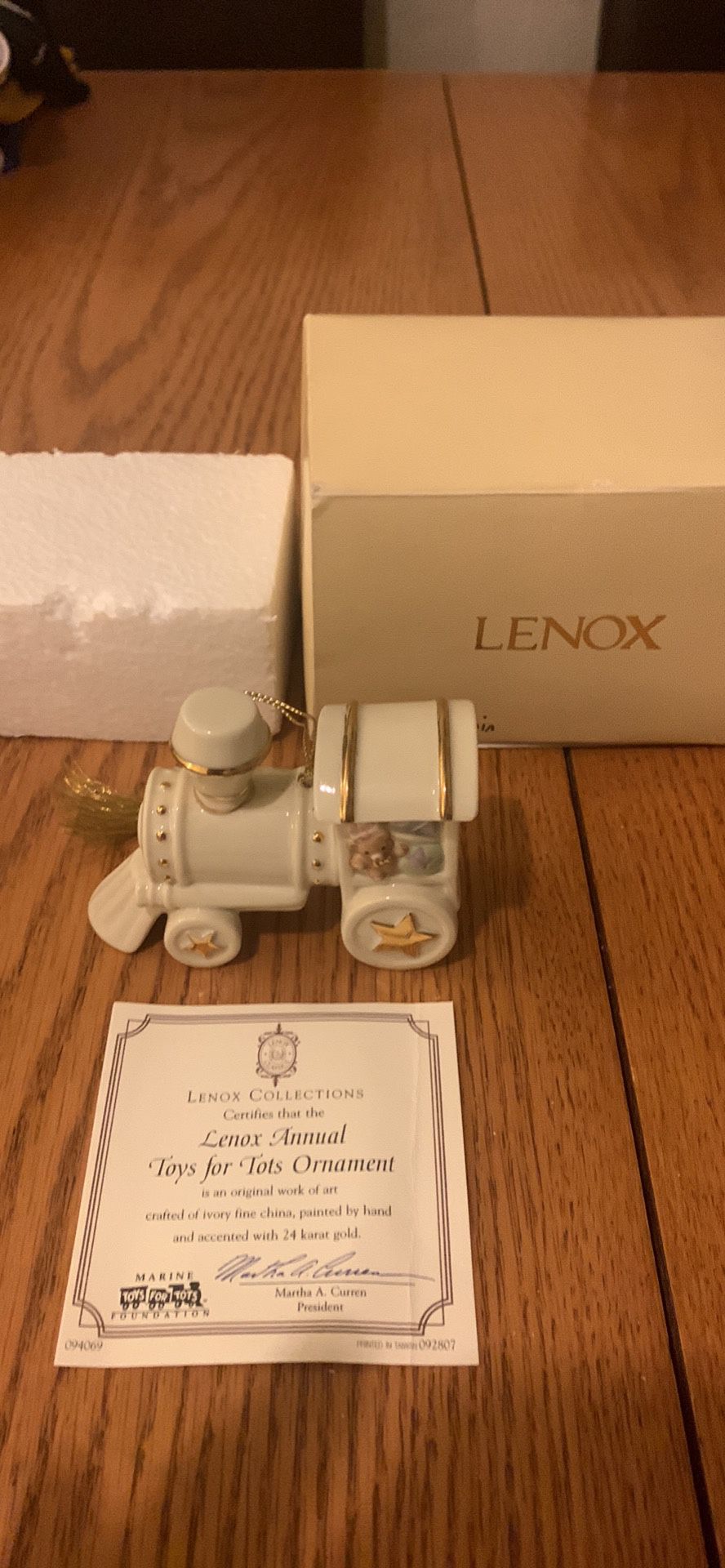 Lenox Marine Foundation Annual Toys for Tots Train Ornament w COA 2002 NIB took it out to take pictures