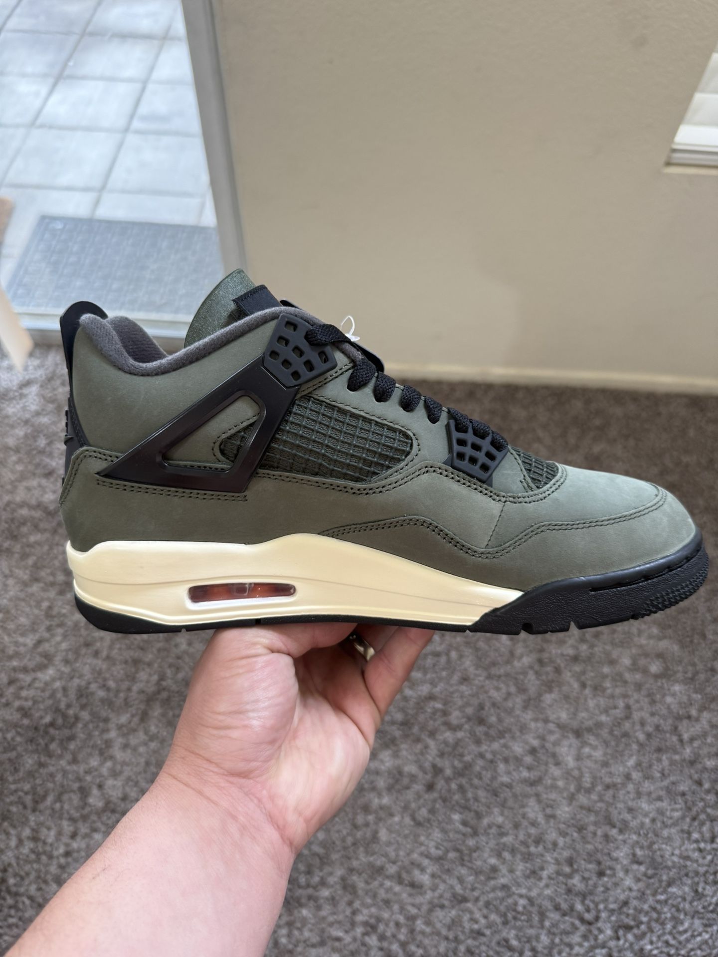 Jordan 4 Retro “Undefeated”