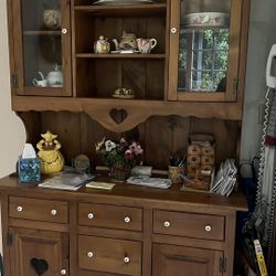 China Cabinet/Hutch