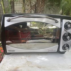 delonghi countertop convection oven / extra accessories ~ clean + excellent condition