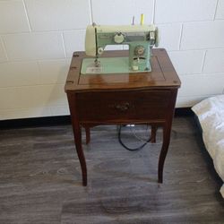 Good Housekeeper Button 