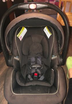 GRACO baby car seat