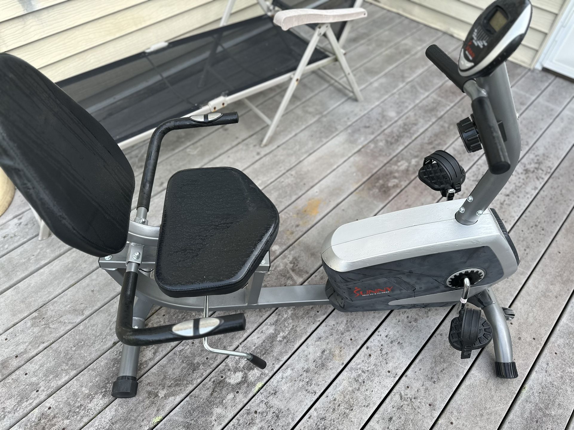 Sunny Health and Fitness Recumbent Bike