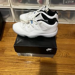 Jordan 11 Low Legend Blue Sz 9