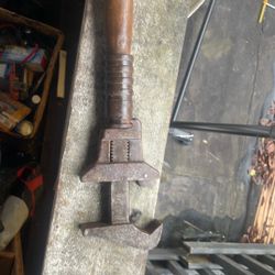 ANTIQUE BEMIS & CALL H&T CO . COMBINATION PIPE MONKEY WRENCH WOODEN HANDLE