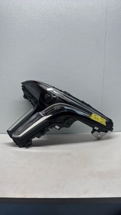 (283) 19-23 Cadillac Xt4 Left Headlight 2019 2020 2021 2022 2023
