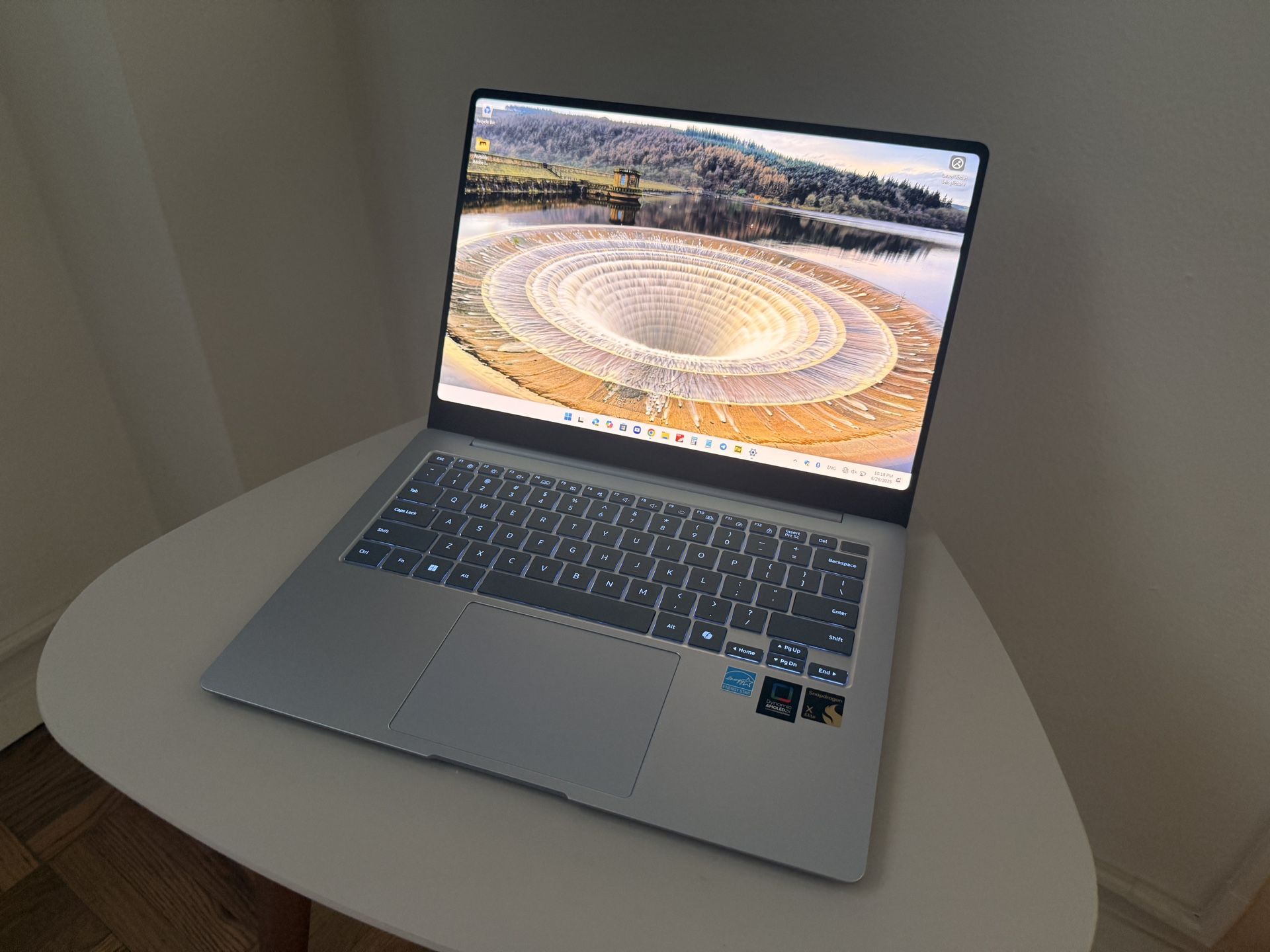 Samsung Galaxy Book4 Edge 14" AMOLED Touch-Screen, Qualcomm Snapdragon X Elite 3.4Ghz, 16GB, 512GB, Sapphire Blue, Copilot+ PC