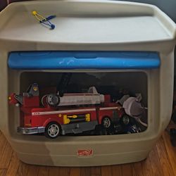 Step 2 Toy Box With Toys 