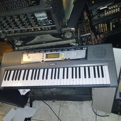 Yahama Electric Keyboard