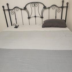 King/cal King Iron Bed Frame, Footboard (2) And Sides 
