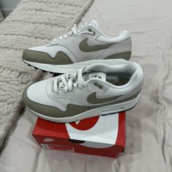 Nike Air Max Size 8